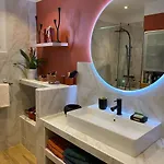 Maison Mediterraneenne Proche Du Coeur De Ville, Avec Piscine Villa