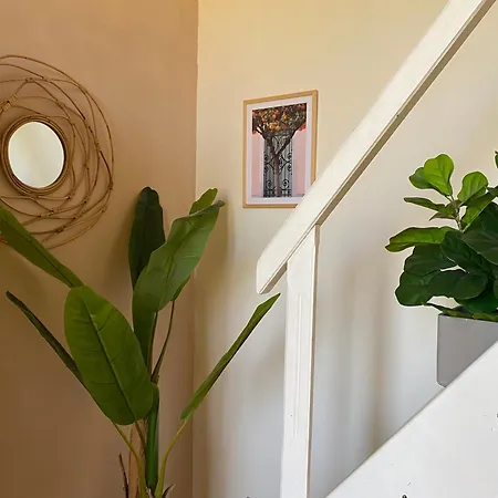 Maison Mediterraneenne Proche Du Coeur De Ville, Avec Piscine