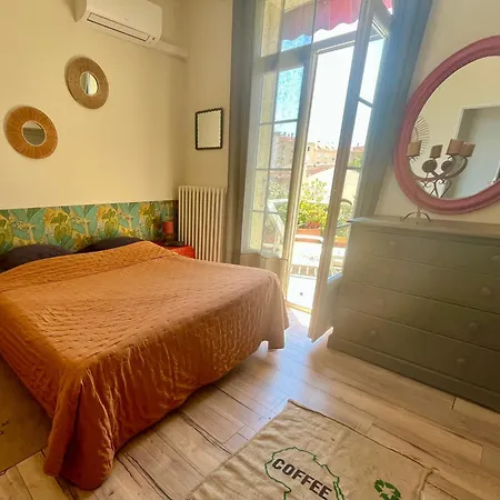 Maison Mediterraneenne Proche Du Coeur De Ville, Avec Piscine
